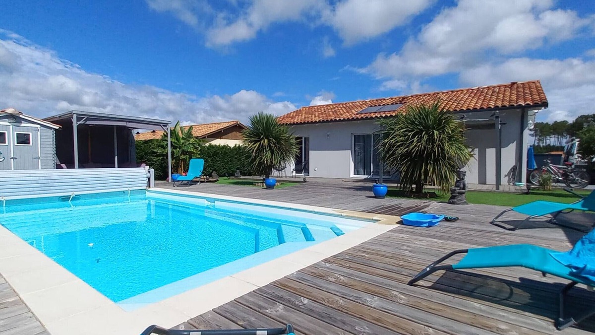 Escource House | House in Escource with Garden and Forest Access
