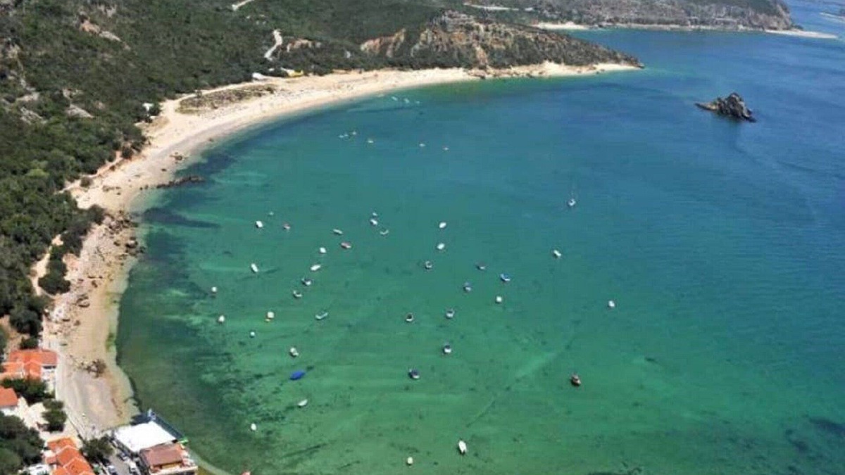 Aiana de Cima Villa | House in Farmhouse c /2. 000 m2, rural environment, near excellent beaches