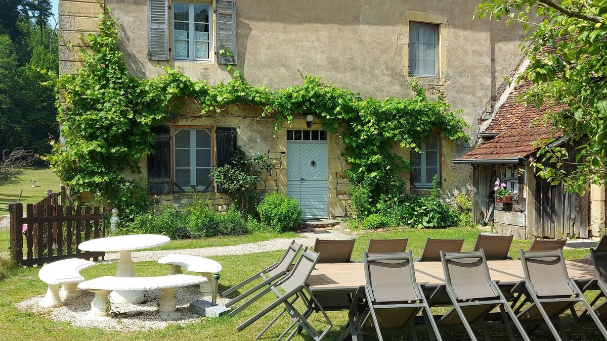 Montigny-les-Cherlieu House | House in a hamlet in the middle of the forest