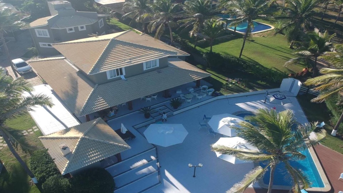 Catu de Abrantes House | House in front of the sea (Pe na Areia)