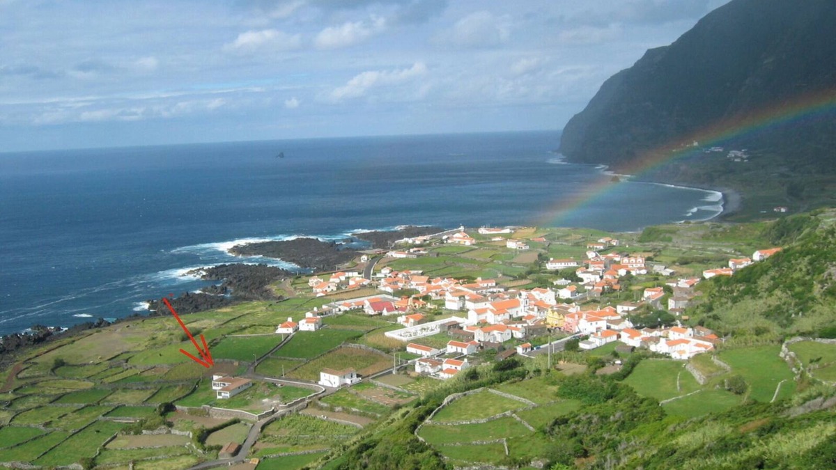 Lajes das Flores House | House in front of the sea (4rooms)