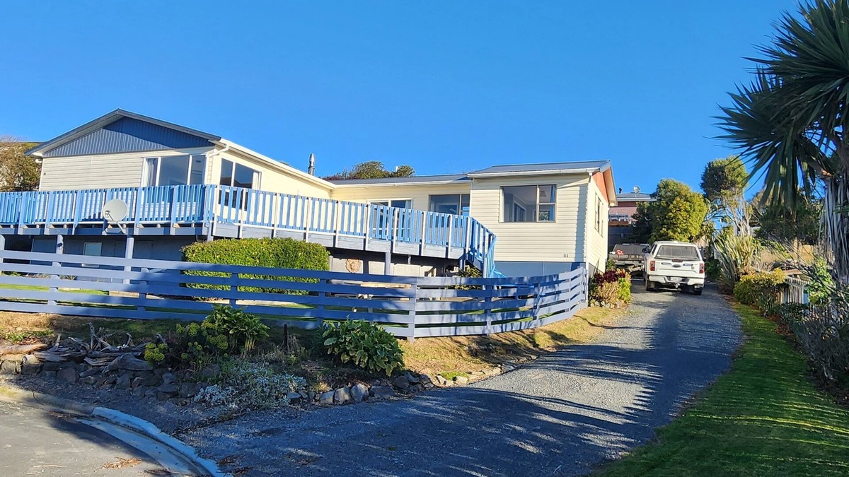 Kaka Point House | House in Kaka Point