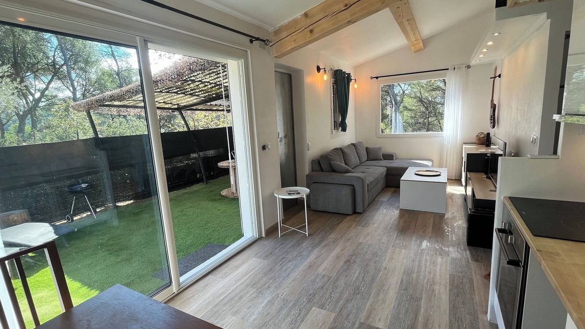 La Bouilladisse House | House in nature