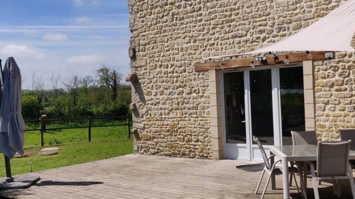Mandeville-en-Bessin House | House in the countryside near Omaha Beach! Pets allowed