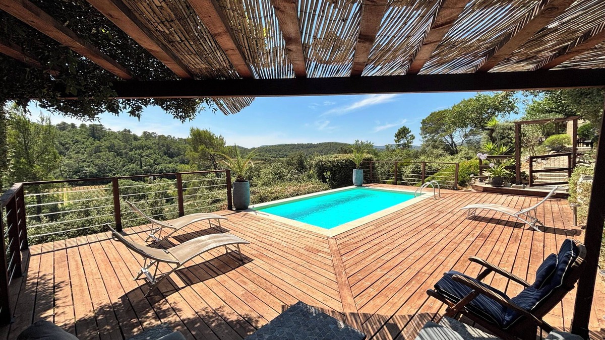 Flassans-sur-Issole House | House in the Var hills
