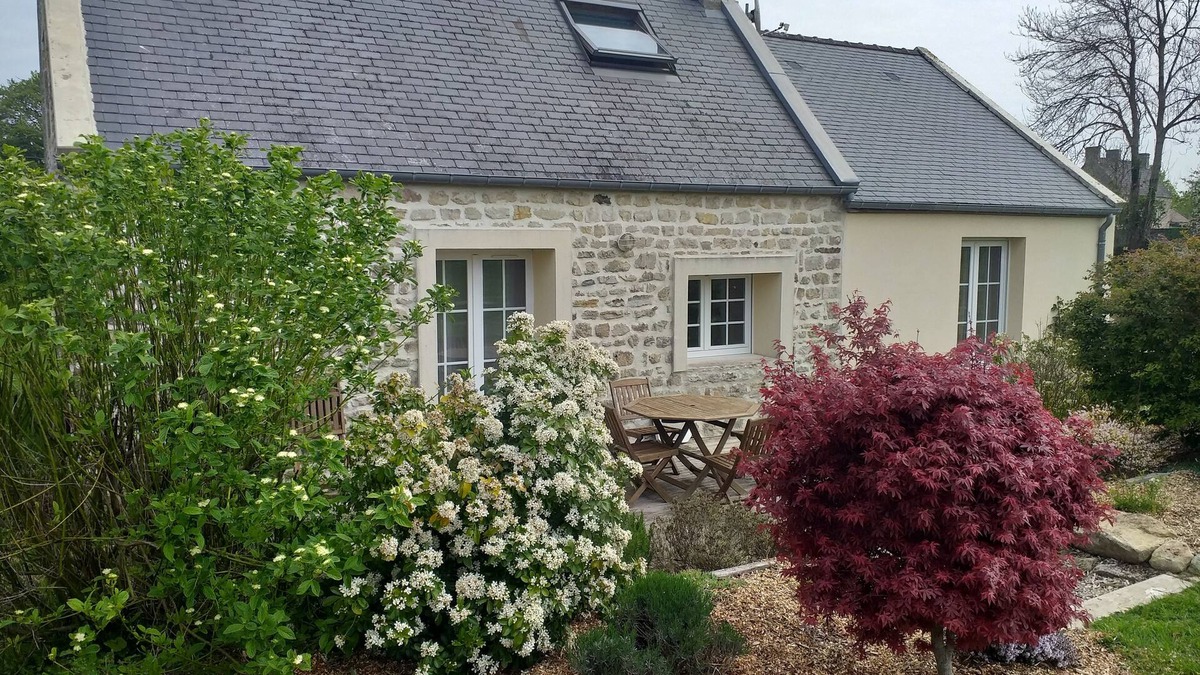 Colleville-sur-Mer Cottage | House in the heart of an orchard, 2 minutes from Omaha beach