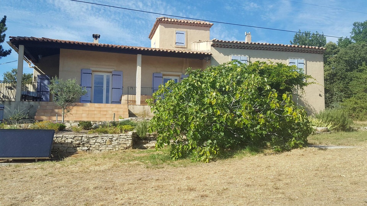Rousset-les-Vignes House | House in the middle of the garrigue in Drôme provençale