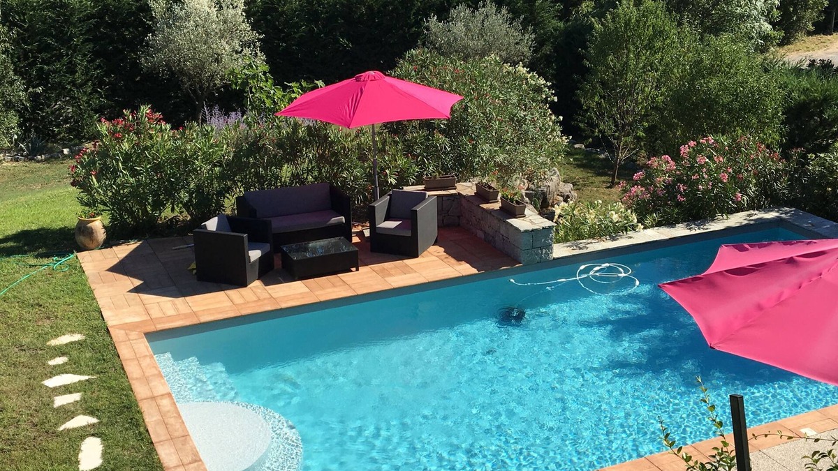 Labeaume House | House in the heart of the Ardeche gorges, 8 people, air-conditioned, heated swimming pool