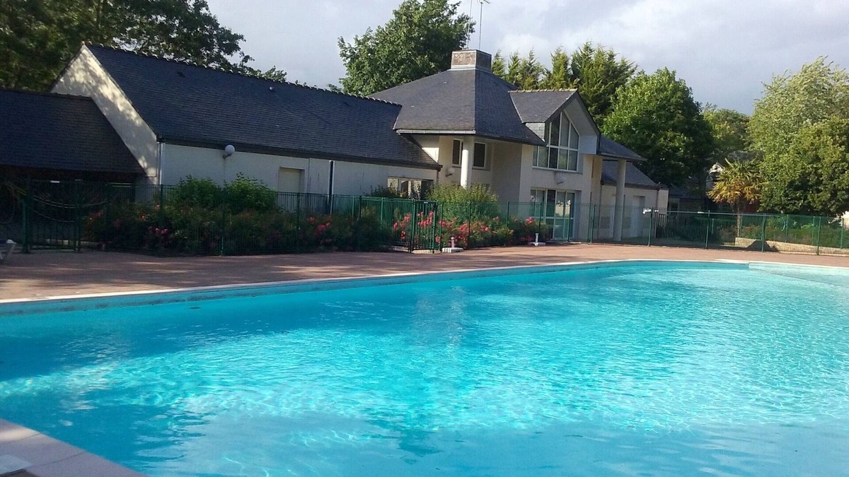 Ploemel House | House in the heart of golf PLOEMEL (56400) in a calm residence with swimming pool