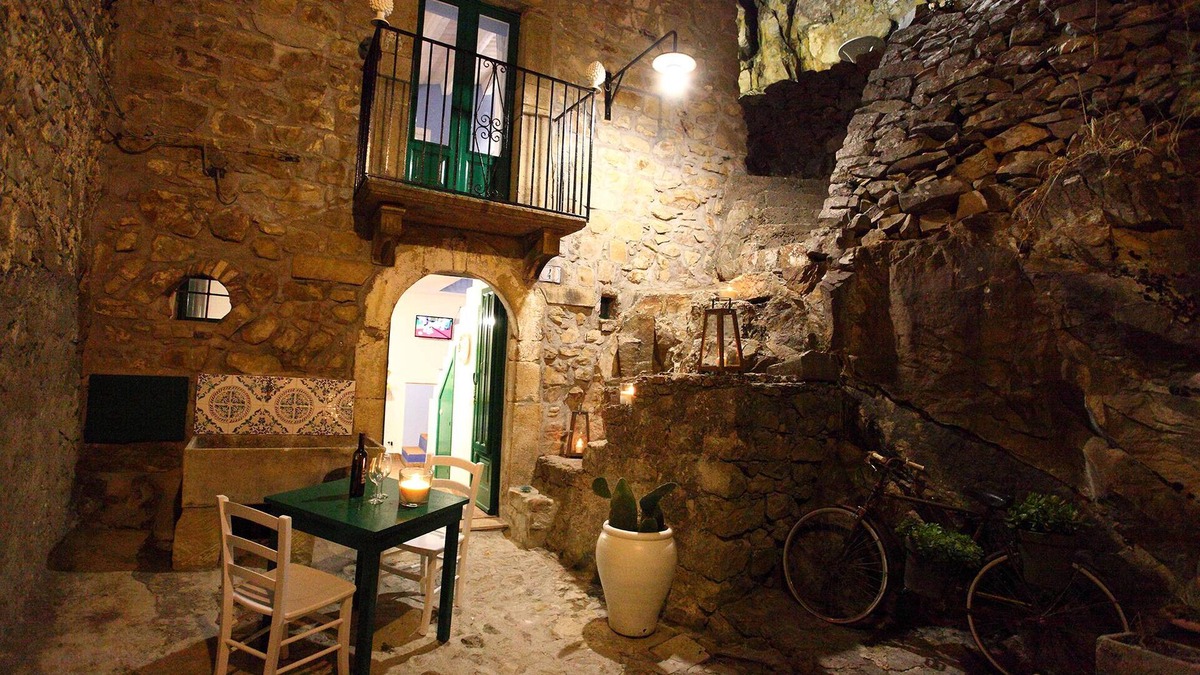 Mistretta House | House in the mountains 20 minutes from the sea