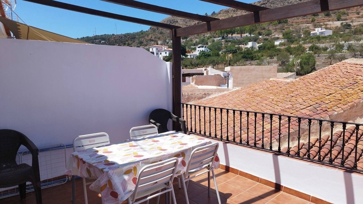 Gualchos House | House in the Plaza in Gualchos (Granada)