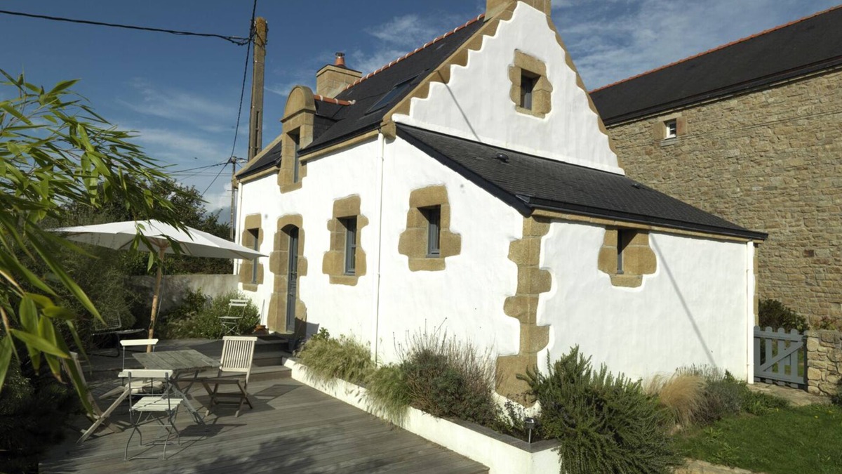 Plouharnel House | House in the village of Sainte Barbe
