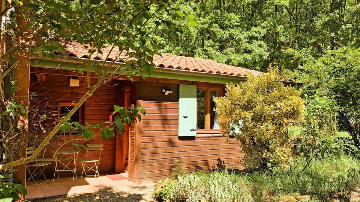 Le Poet-Laval House | House in wooded grounds