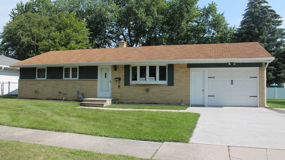 Green Bay House | House is a Premier Partner! Lambeau Field Amazingly close - walk to the Game!
