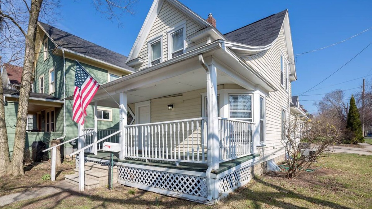 Lansing House | House Jerome| If only for a Knight