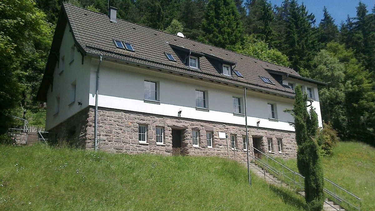 Frankenhain Apartment | House Lütsche - right on the lake in the Thuringian Forest