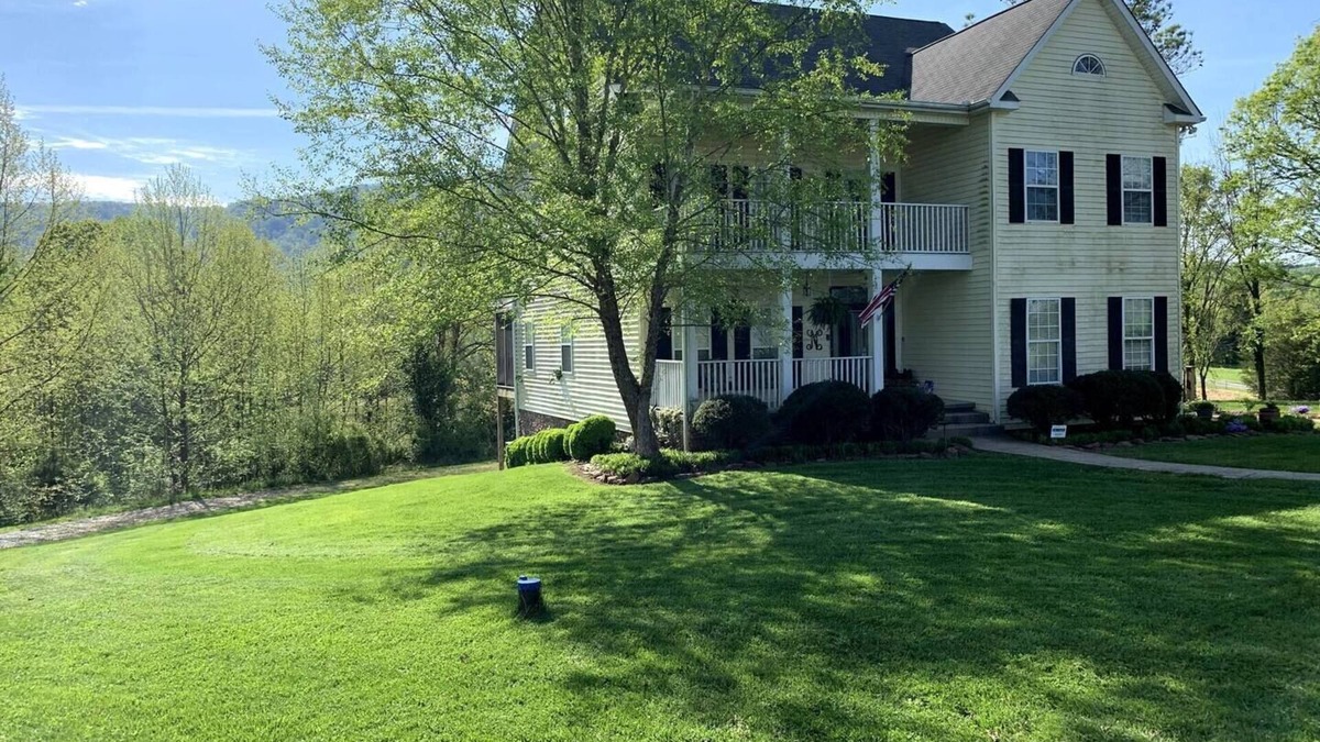 Corryton House | House Mountain Retreat