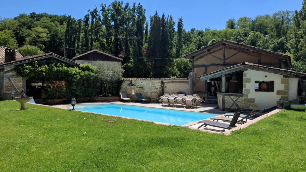 Meilhan-sur-Garonne House | House near the canal