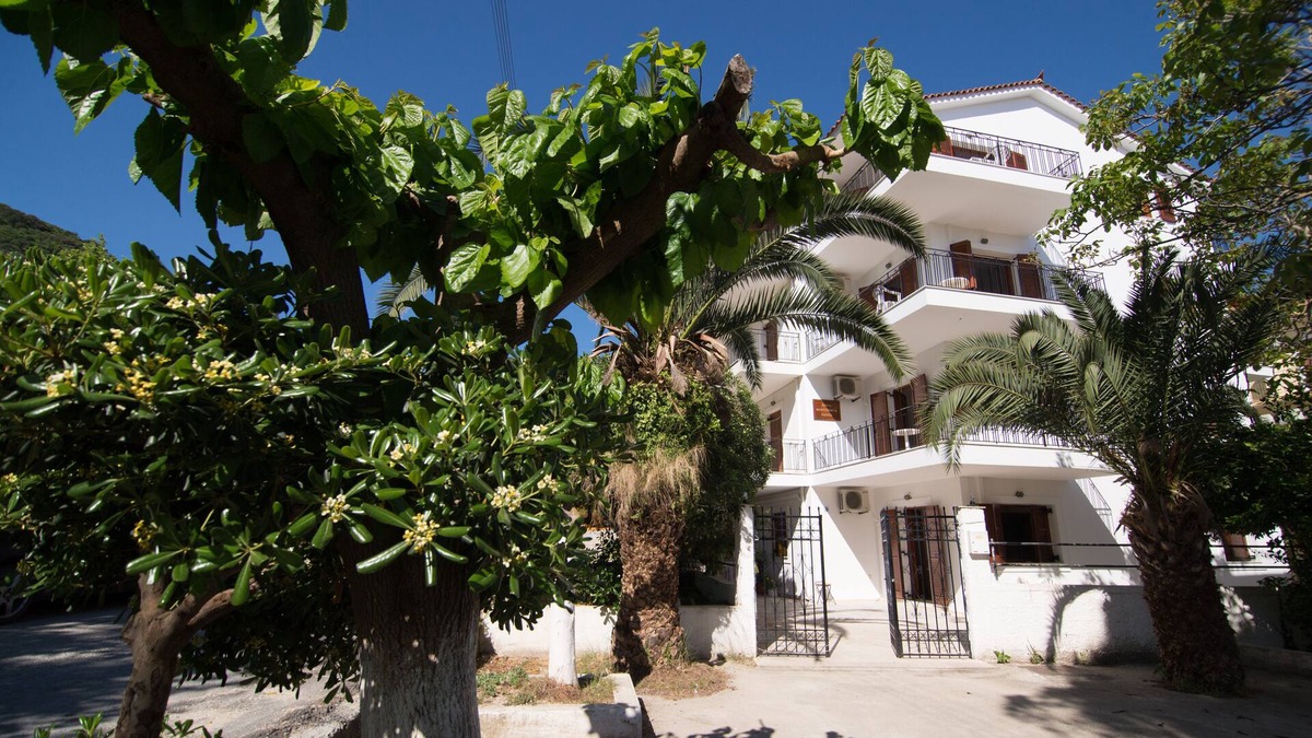 Poros Apartment | House near the sea 1