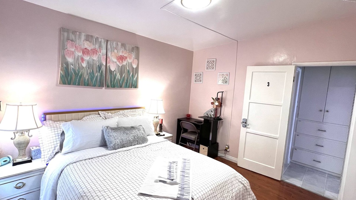 El Monte House | House-North El Monte 2 rooms 3 beds 1 bath 14 miles to DTLA