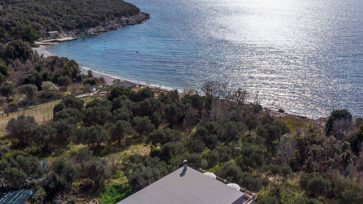 Miholascica House | House OCEANNE by the sea with sea view and garden