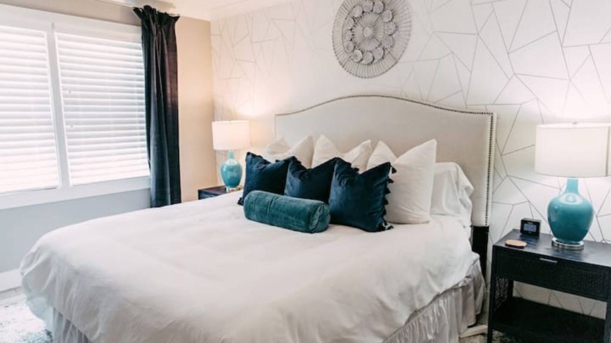 East Memphis Apartment | House of Blues by Pettigrew Adventures