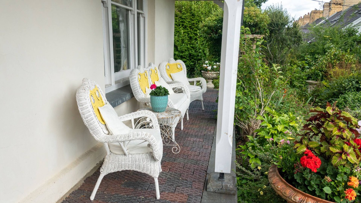 Newcastle Emlyn House | House of Brohedyn