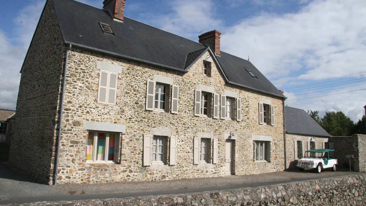 Anneville-sur-Mer House | House of character 800m from the sea