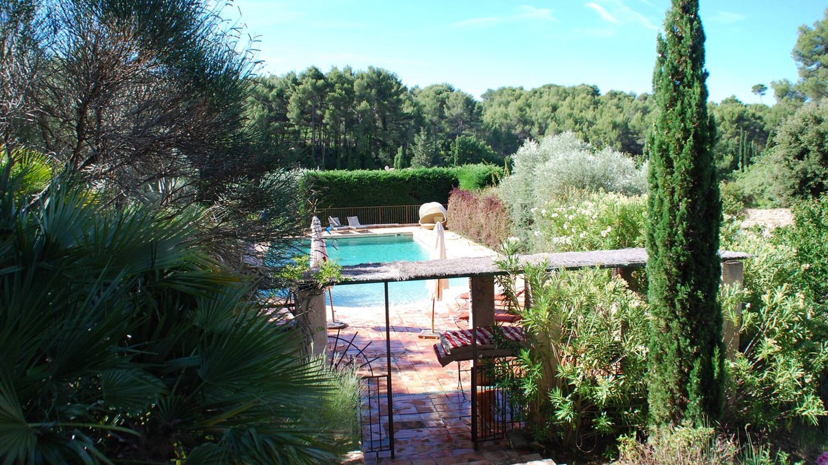 Le Castellet Villa | House of character for 1-13 people