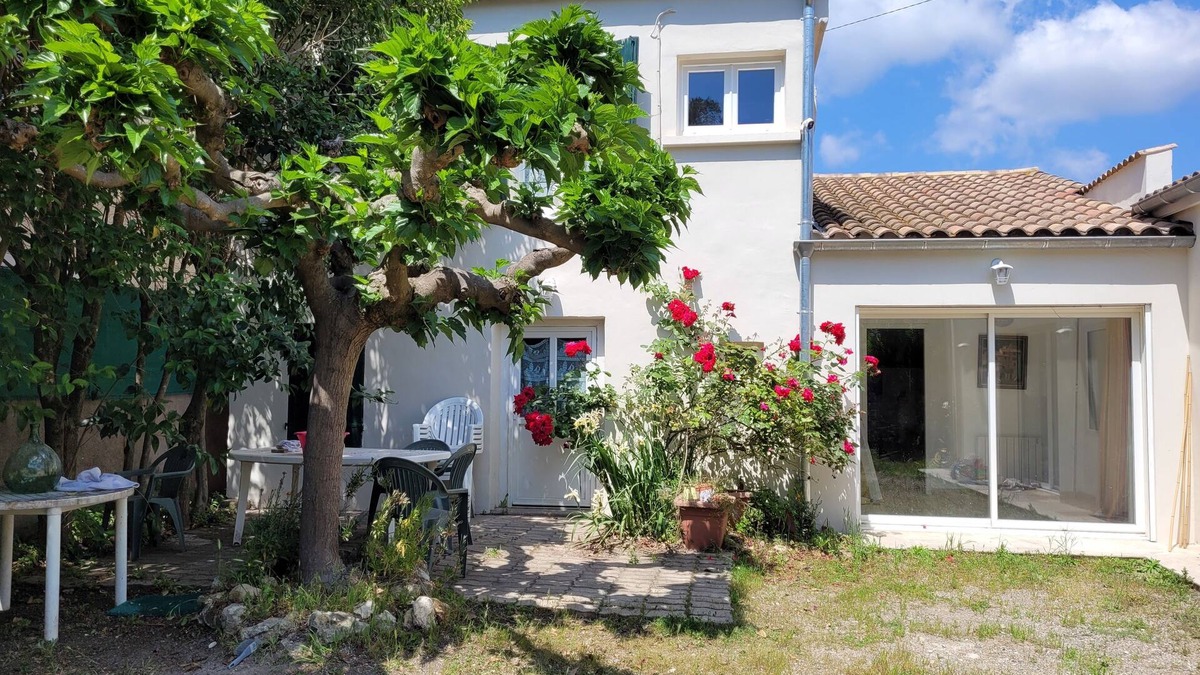 Lezignan-la-Cebe House | House of charm prox pezenas, sea and lake