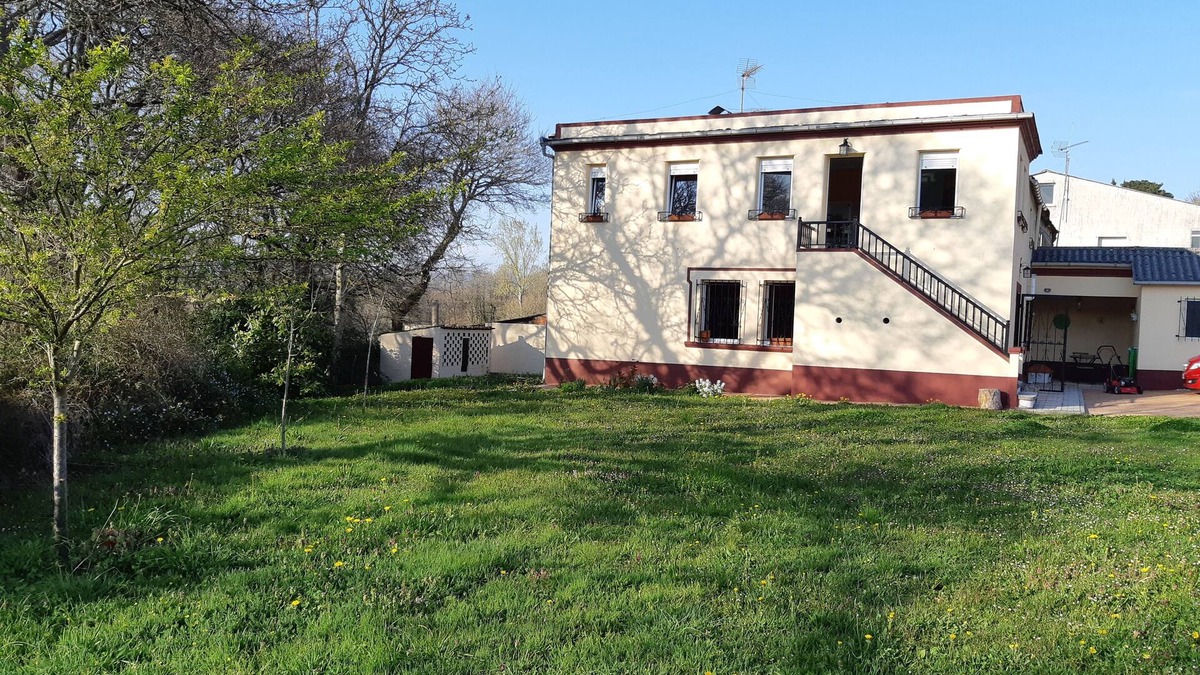 Cospeito House | House of Corbelle, in Galicia, Spain. Ideal for families and pets.