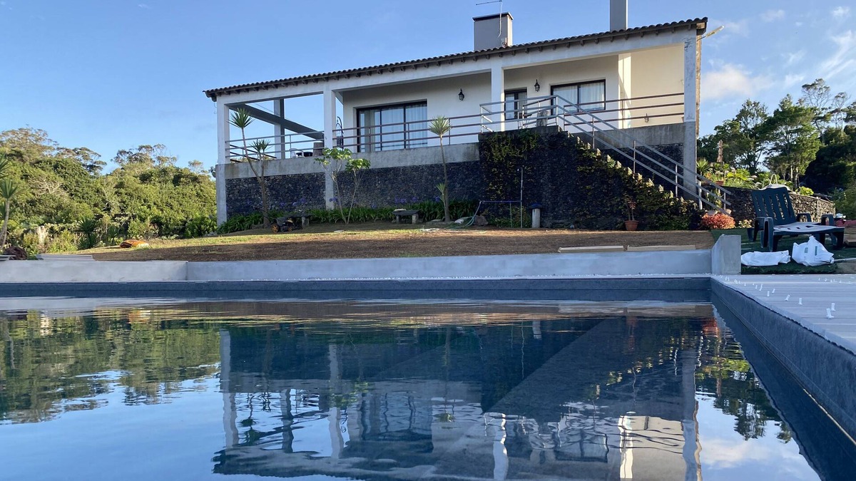 Fenais da Luz House | House of Hortencia’s