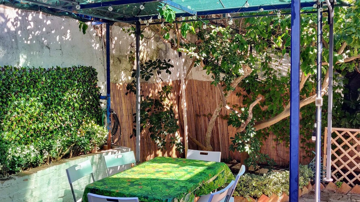 Gaeta Apartment | House of Ulysses: private garden and parking.