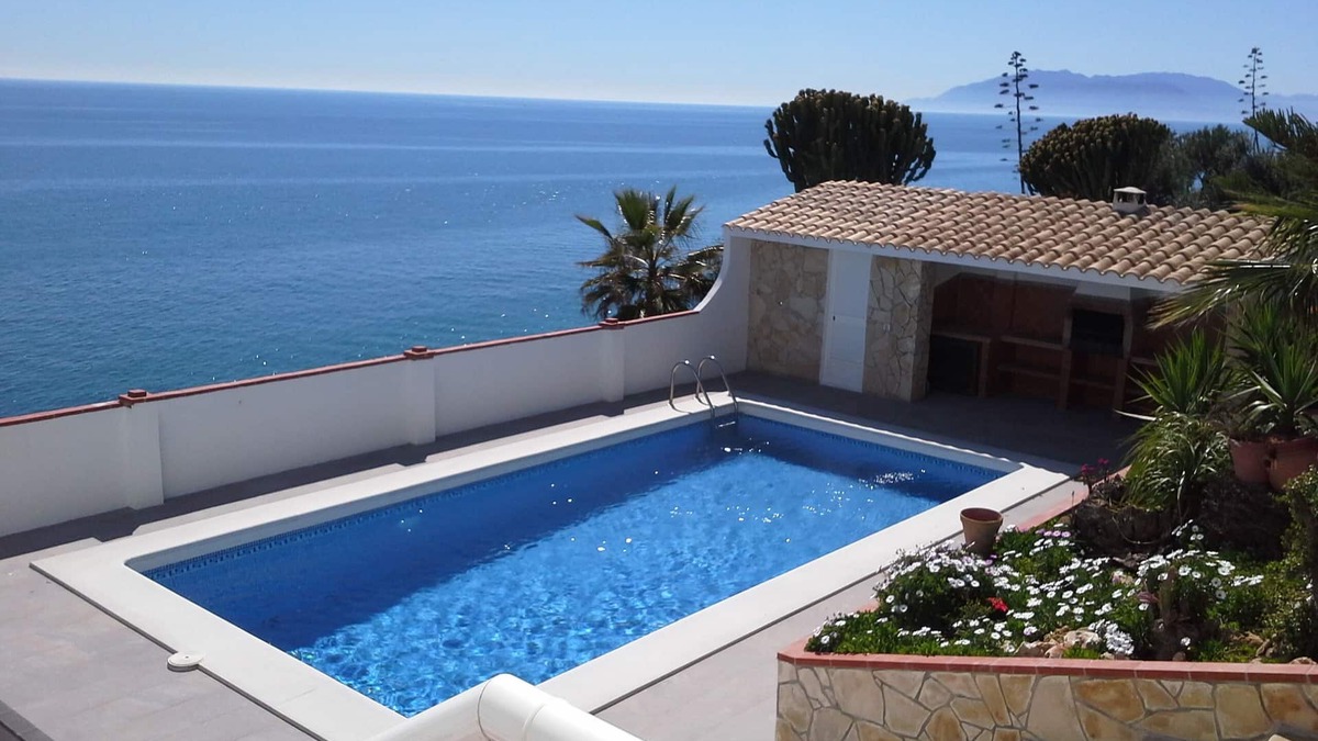La Cala del Moral House | House on the Mediterranean, swimming pool, BBQ Garden, WiFi, air conditioning