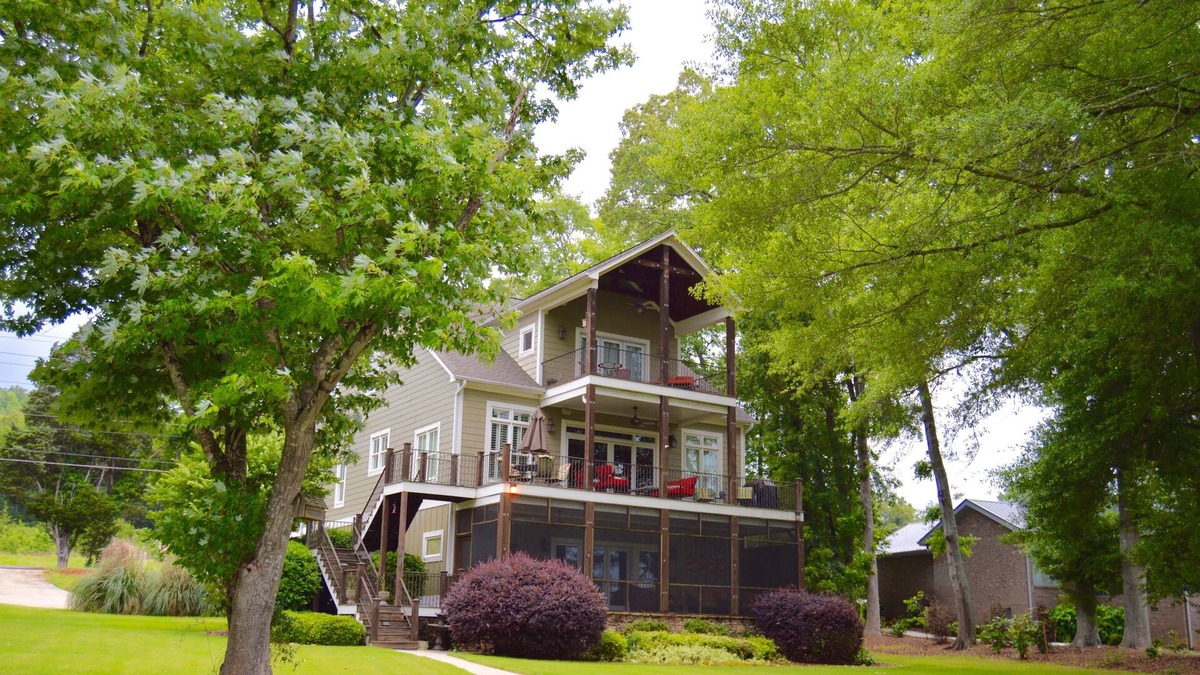 Groveoak House | House on Lake Guntersville Main Channel - Near Waterfront Grocery