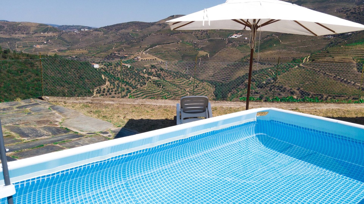 Bomfim House | House on a farm in the Douro with swimming pool and stunning views