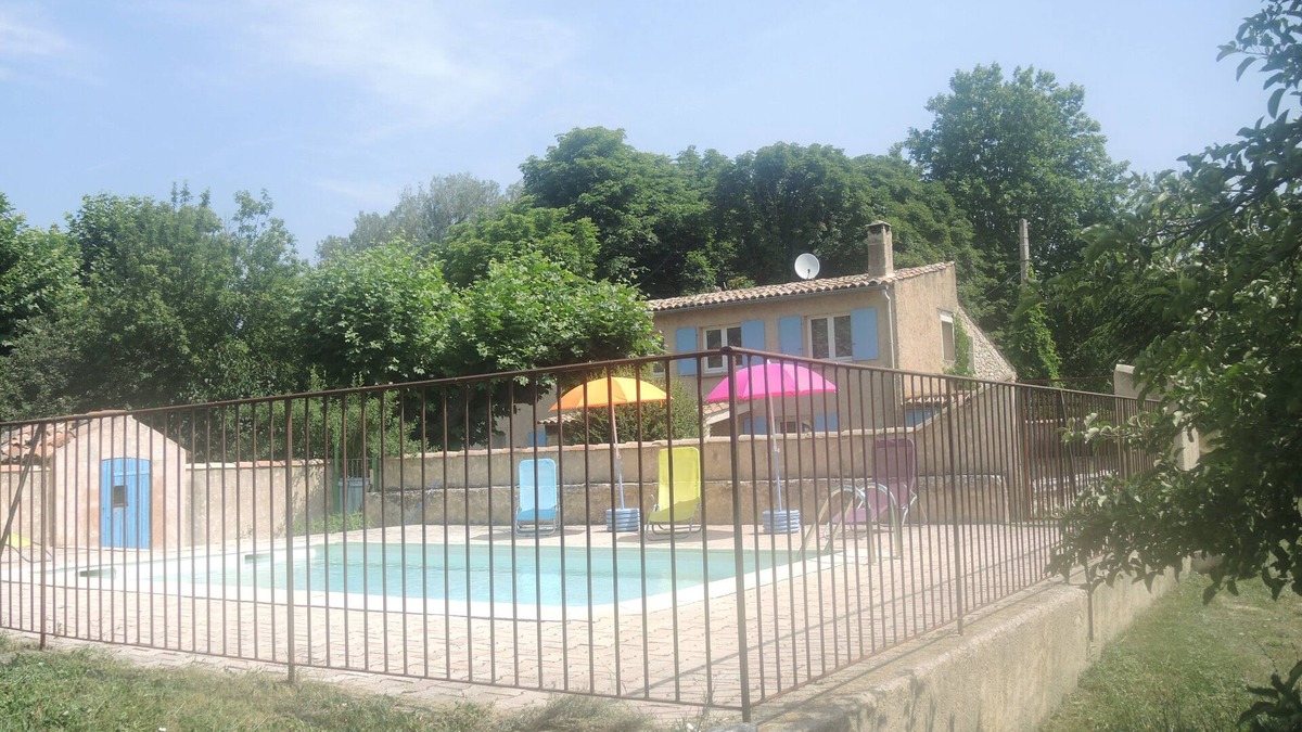 Monieux House | House, private pool, at the foot of Mont Ventoux between Sault and Monieux
