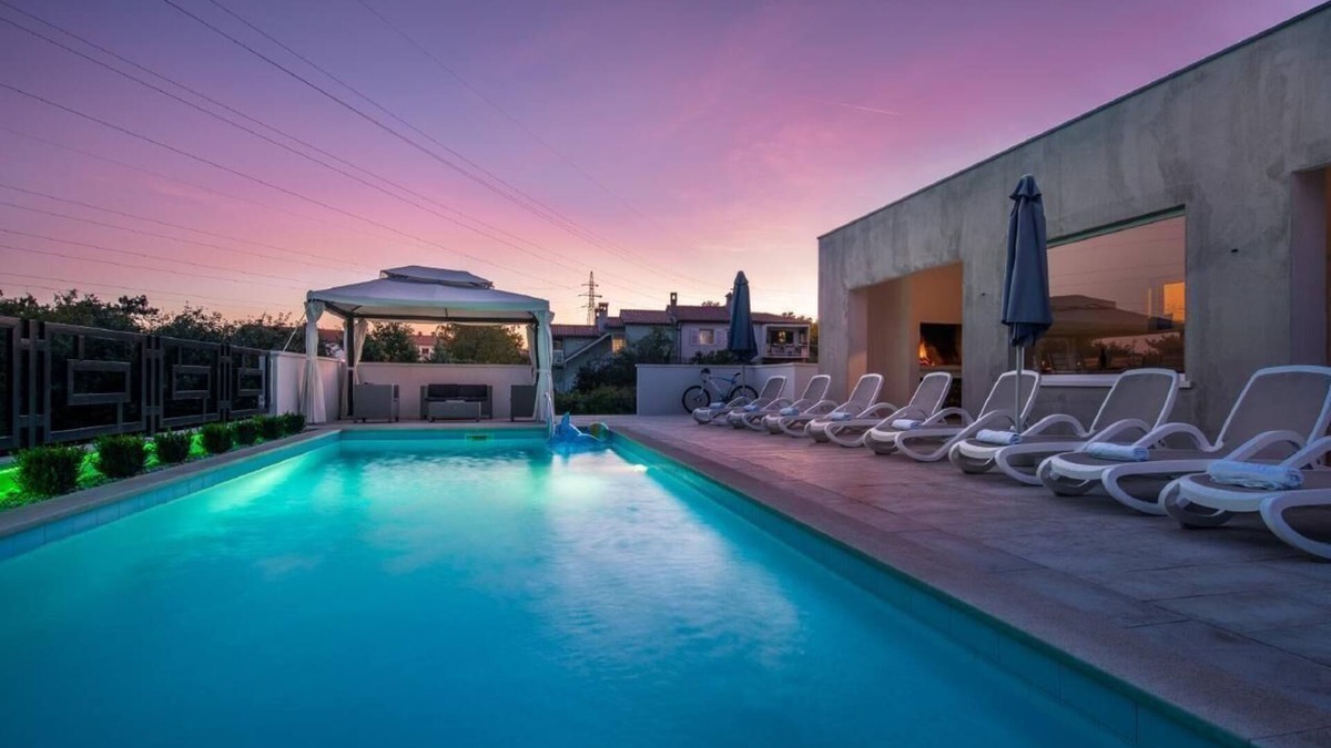 Vinez House | House Sanchi, consisting of 2 separate flats