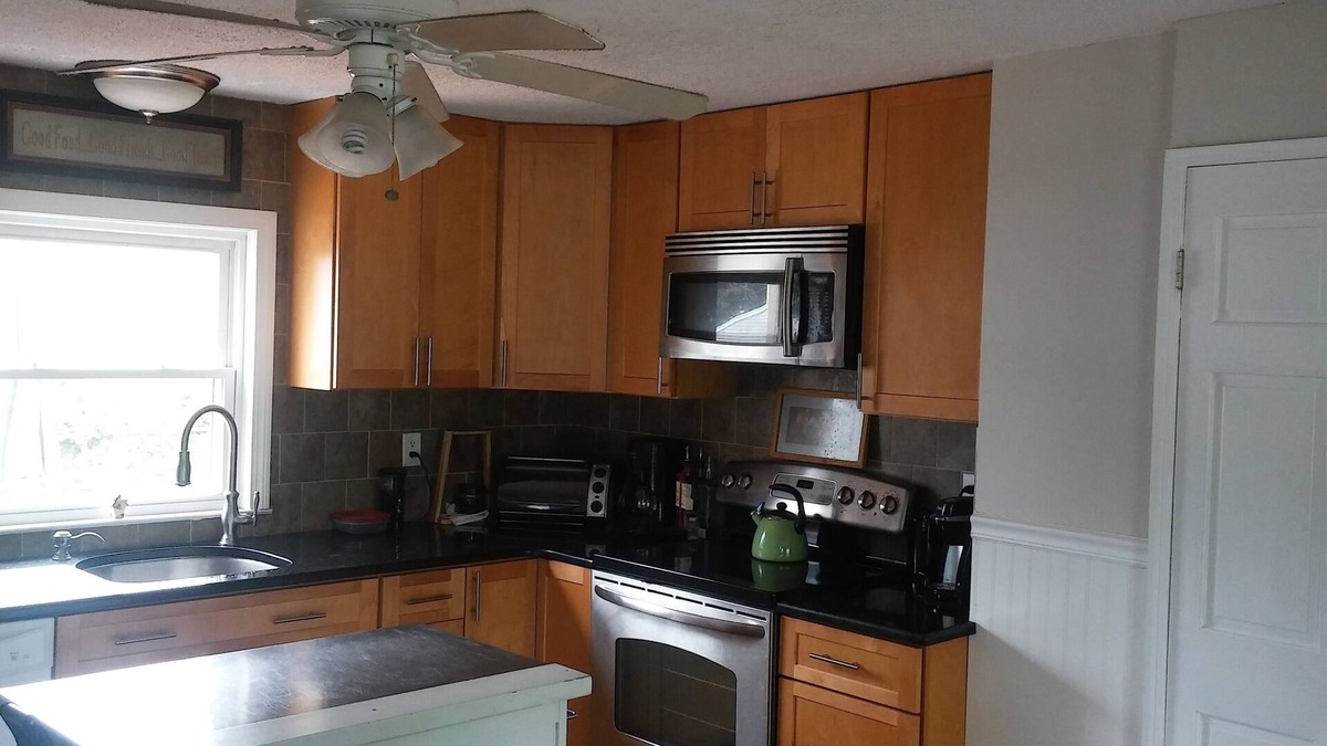 South Peabody House | House Share Quiet Neighborhood