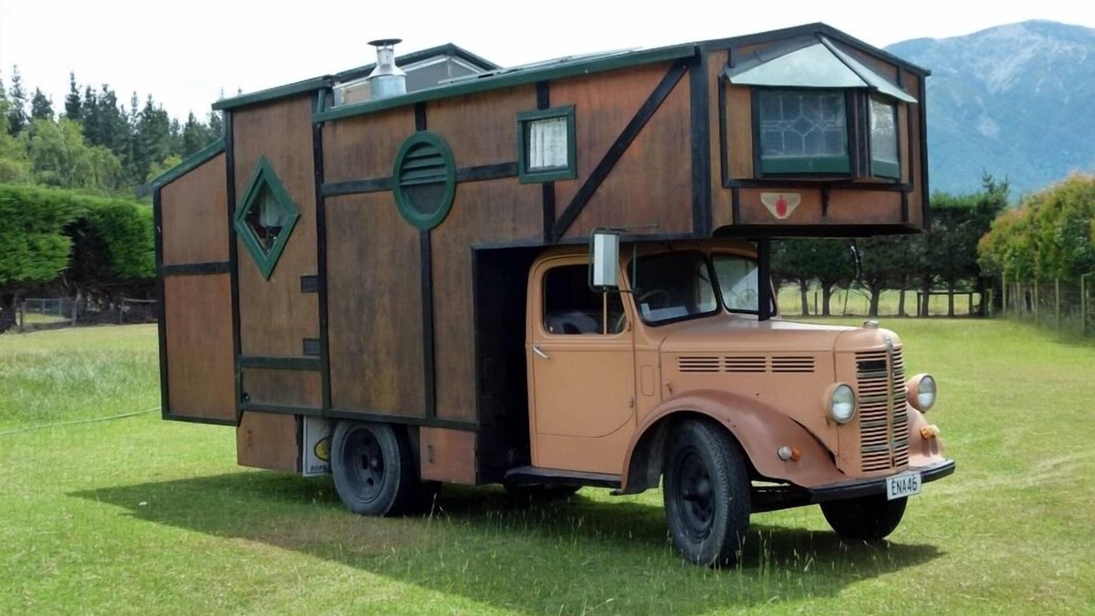 Kaikoura Bed & Breakfast | House Truck - Wacky Stays - six UNIQUE rentals in Kaikoura