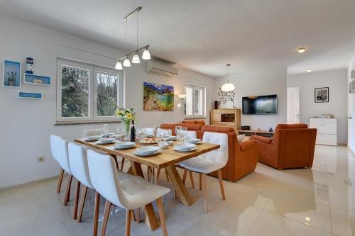 Vinkuran House | House Veronika