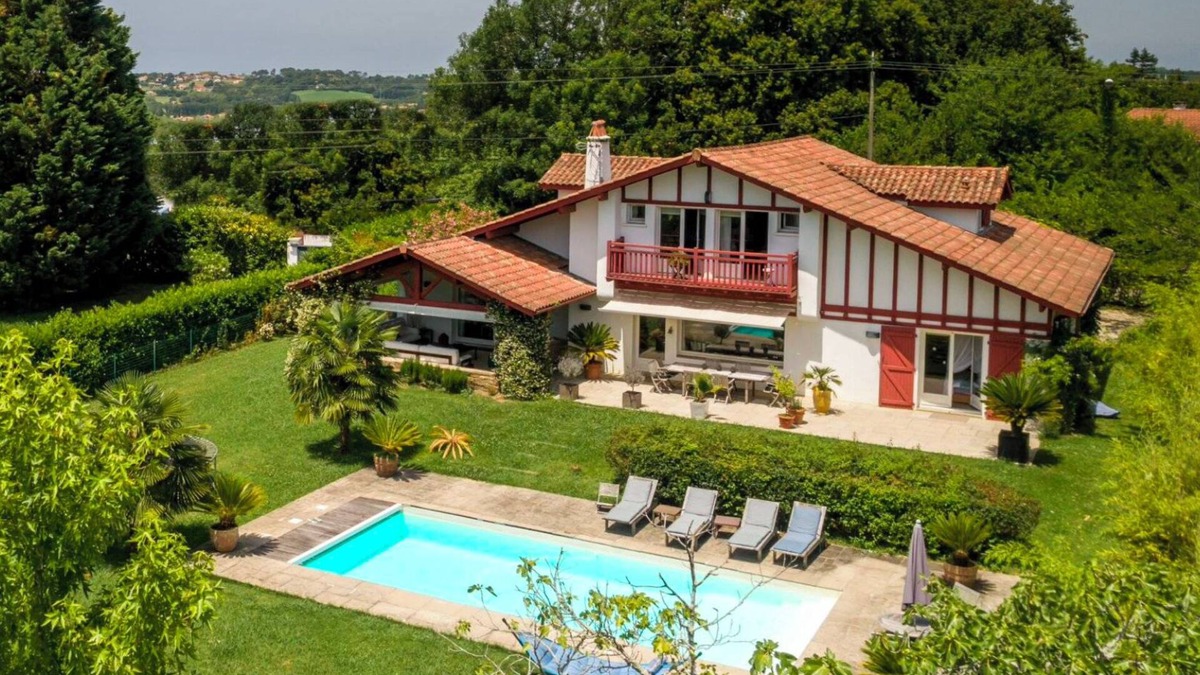 Arbonne House | House/Villa - ARBONNE