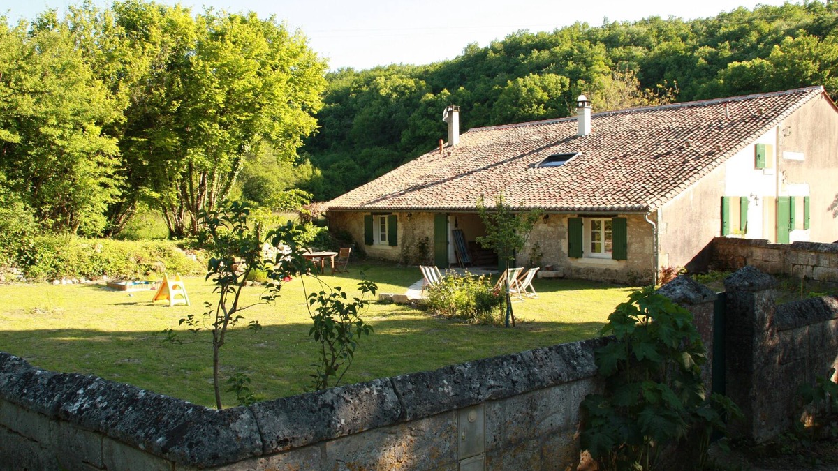 Dirac House | House/Villa - BalogeHouse with character