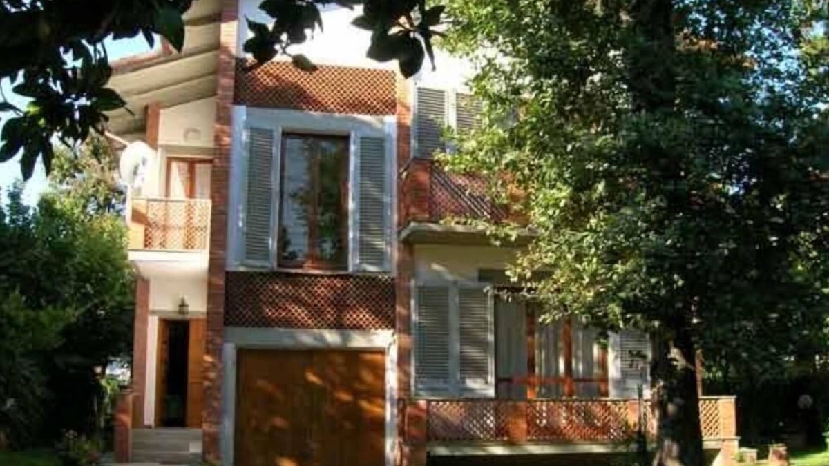 Ronchi Villa | House/Villa - Massa
