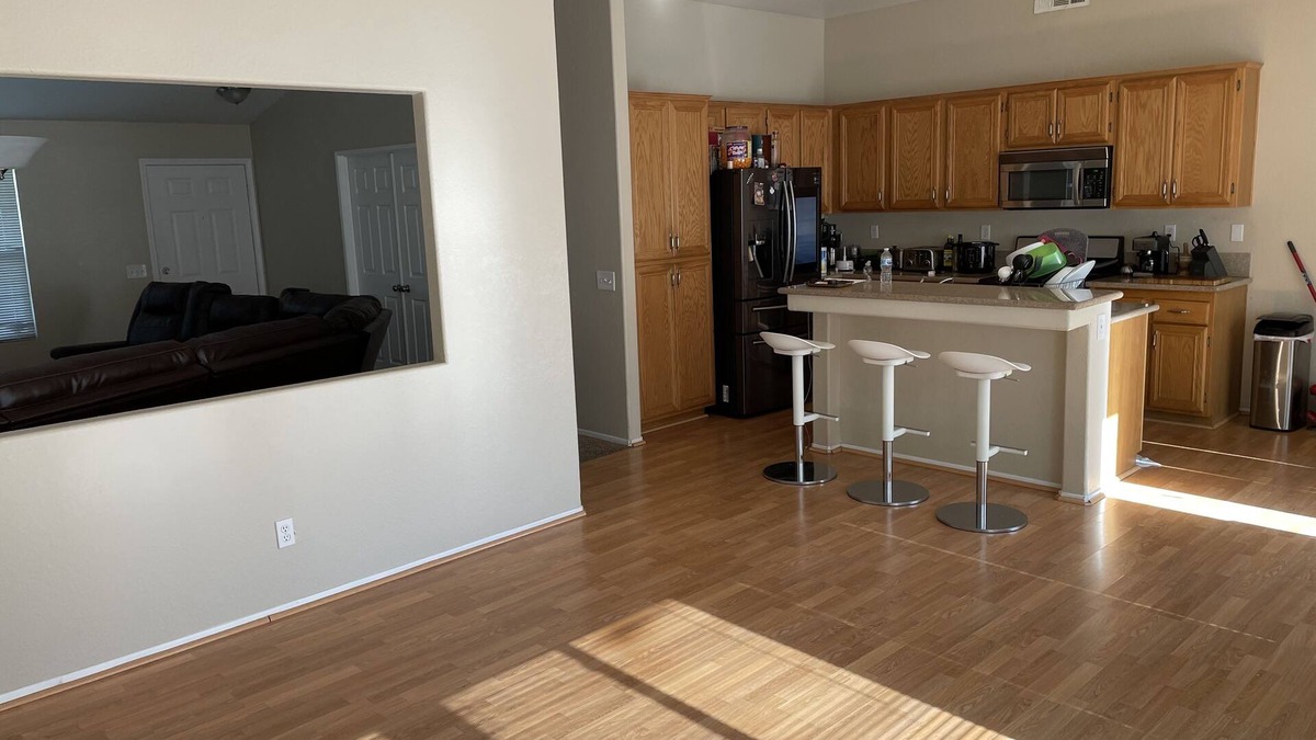 Palmdale Apartment | House washing machine, dry machine entire house