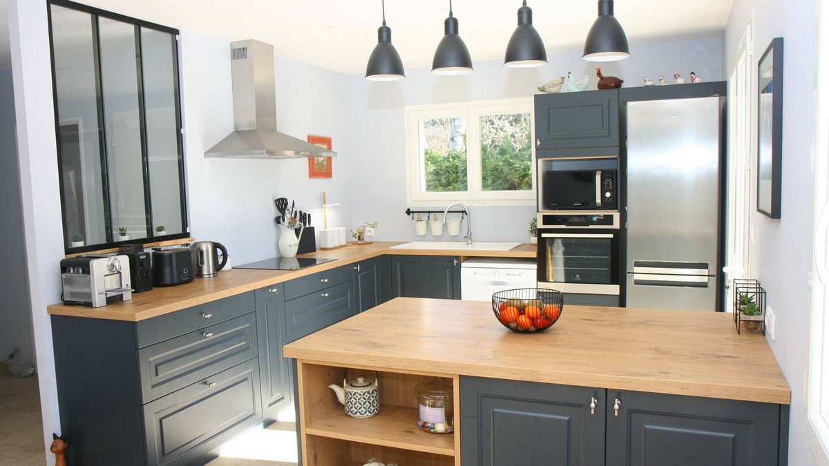 Jonquerettes House | House with garden in Provencal village 20 min from Avignon