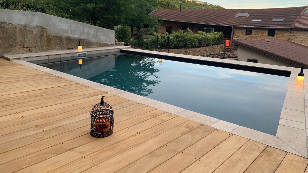 Saint-Cyr-au-Mont-d'Or House | House with pool in a small condominium