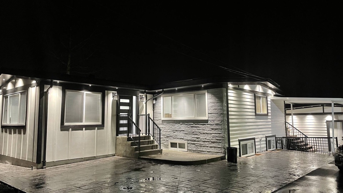 West Abbotsford Other | House with Acreage