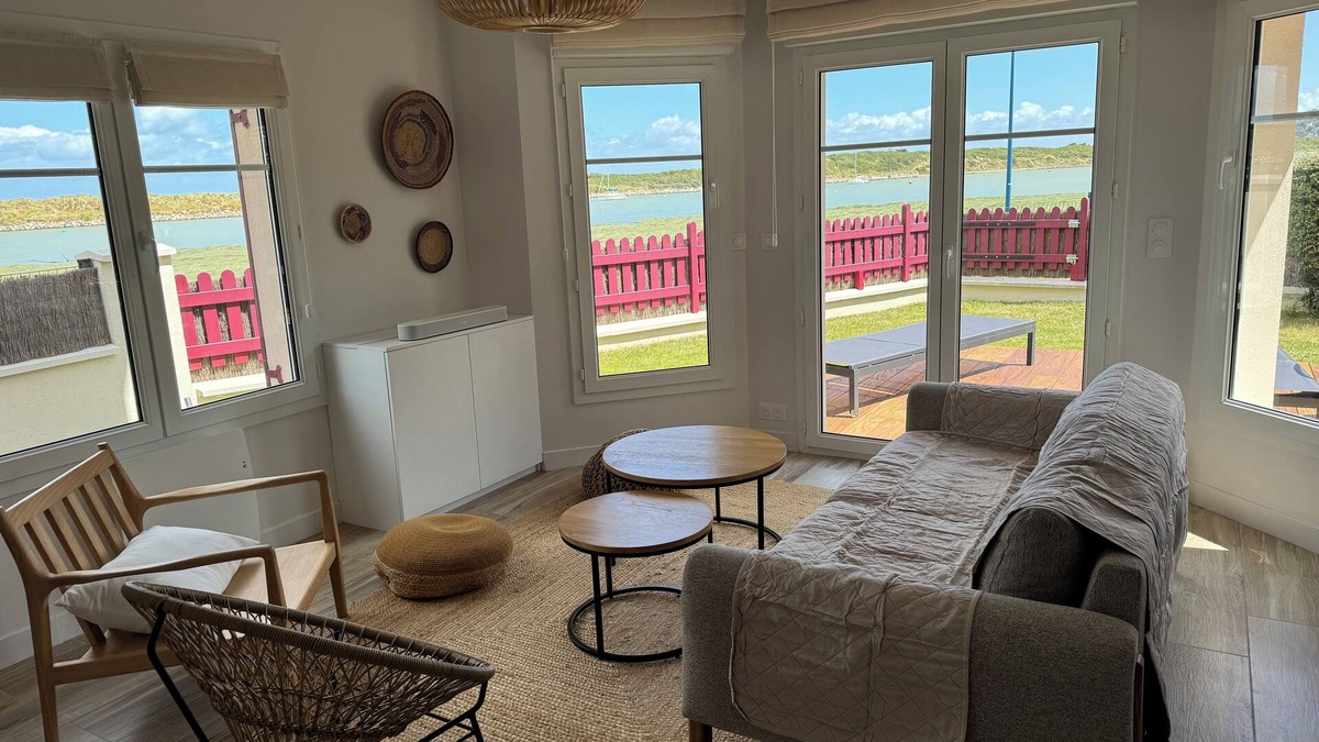 Port Guillaume House | House with beautiful view, swimming pool, beach 5 min walk