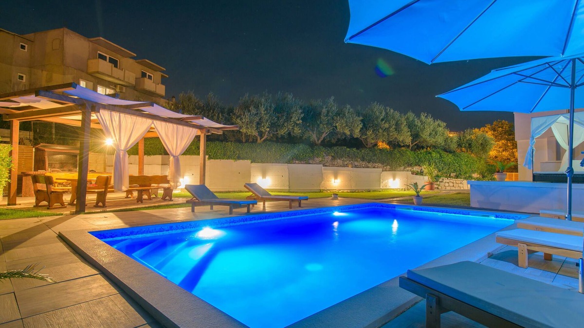 Dracevac Apartment | House with big private swimming pool, Big BBQ Area